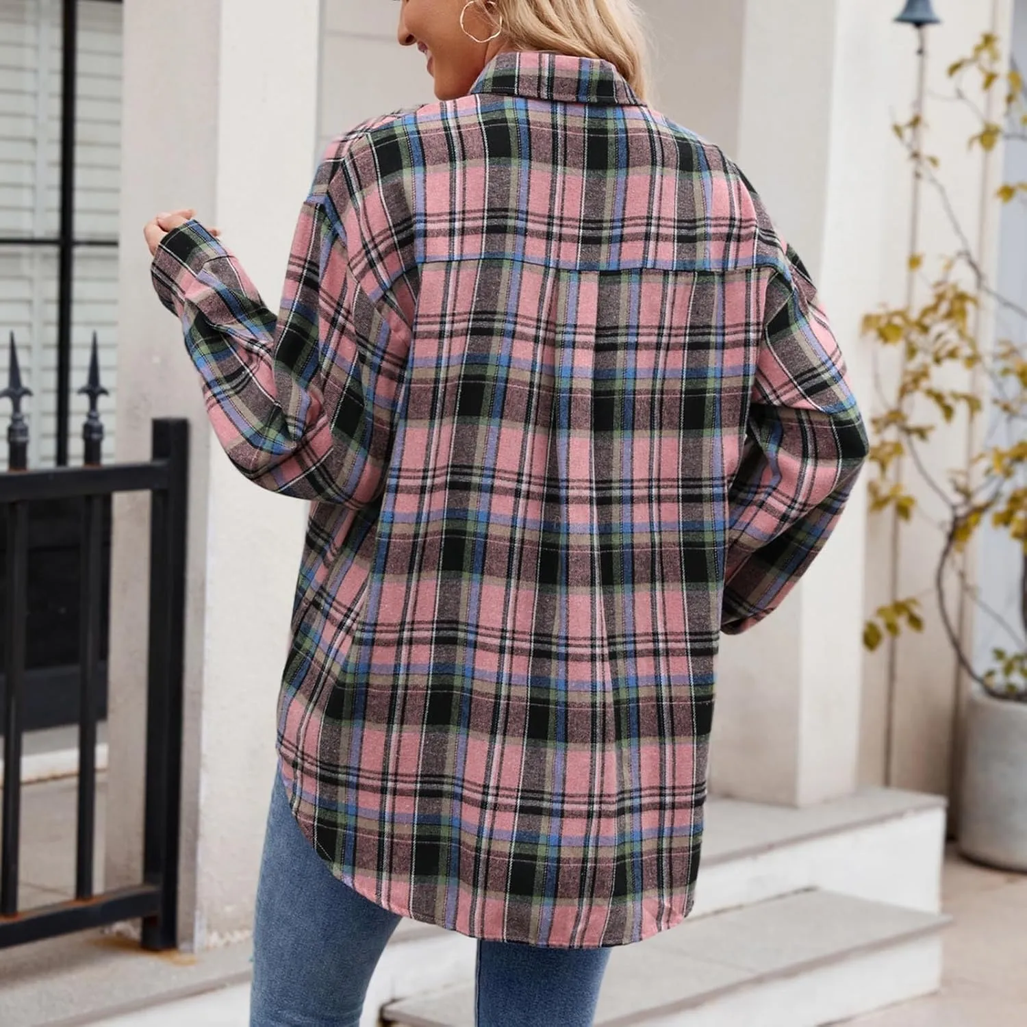 Flannel Plaid Shirts for Women Oversized Button Down Lapel Blouse Tops Long Sleeve Loose Casual Jackets with Pockets