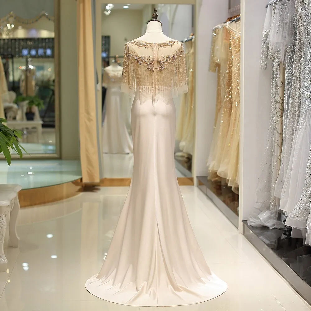 Vestido de Festa Luxo Exclusivo em Renda Decorada com Strass Dourado - Modelo Especial